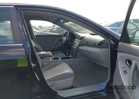 2010 Toyota Camry Le z USA, uszkodzony, nr VIN 4T4BF3EK6AR043045